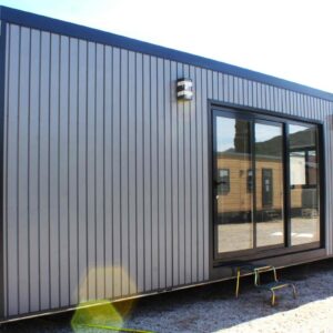 Caseta de obra prefabricada nueva y diáfana